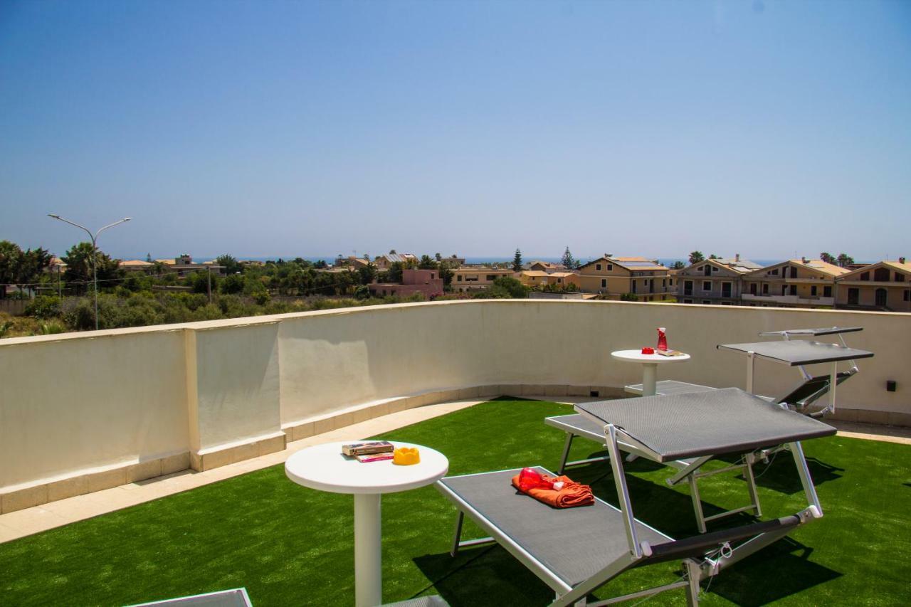 アヴォラ La Maddalena Bed & Breakfast エクステリア 写真