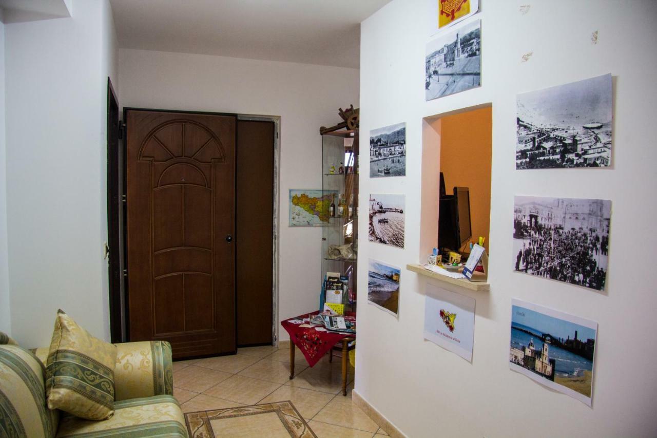 アヴォラ La Maddalena Bed & Breakfast エクステリア 写真